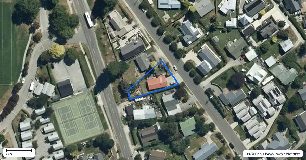 Property context map for 8 Devon Street, Arrowtown