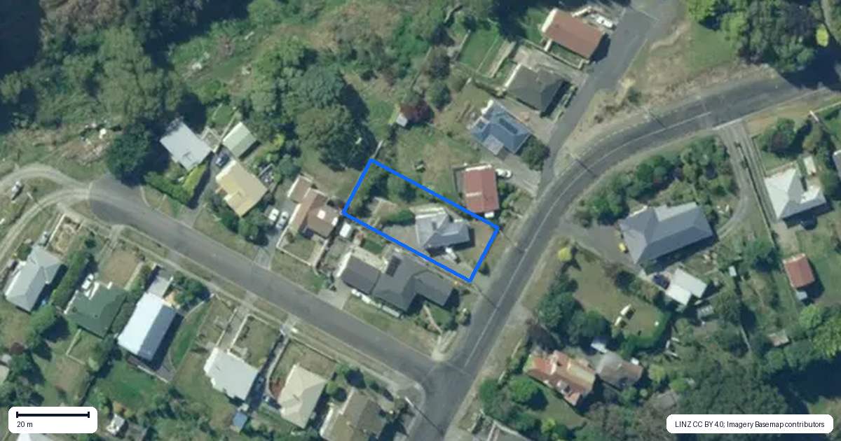 Property context map for 17 Harwich Street, Balclutha