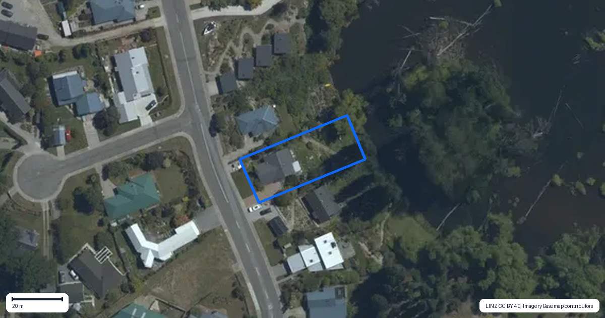 Property context map for 70 Lagoon Avenue, Albert Town, Wanaka