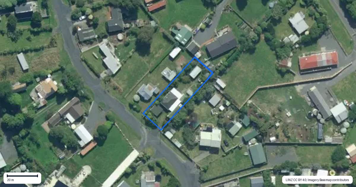 Property context map for 17 Wratten Road, Owaka
