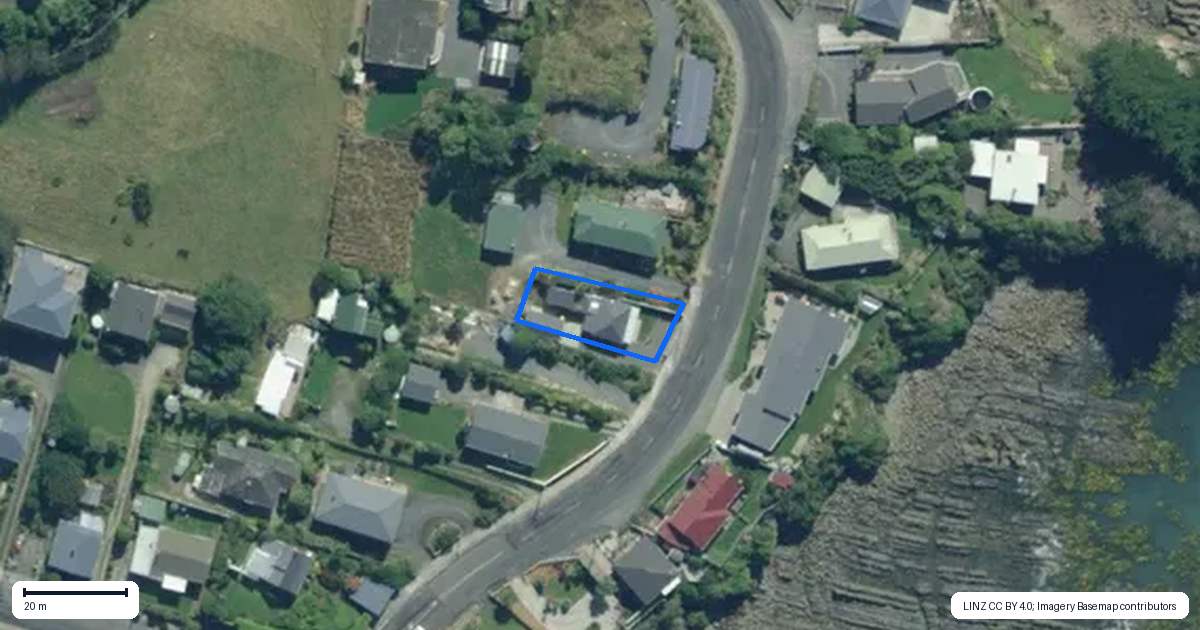 Property context map for 32 Esplanade, Kaka Point
