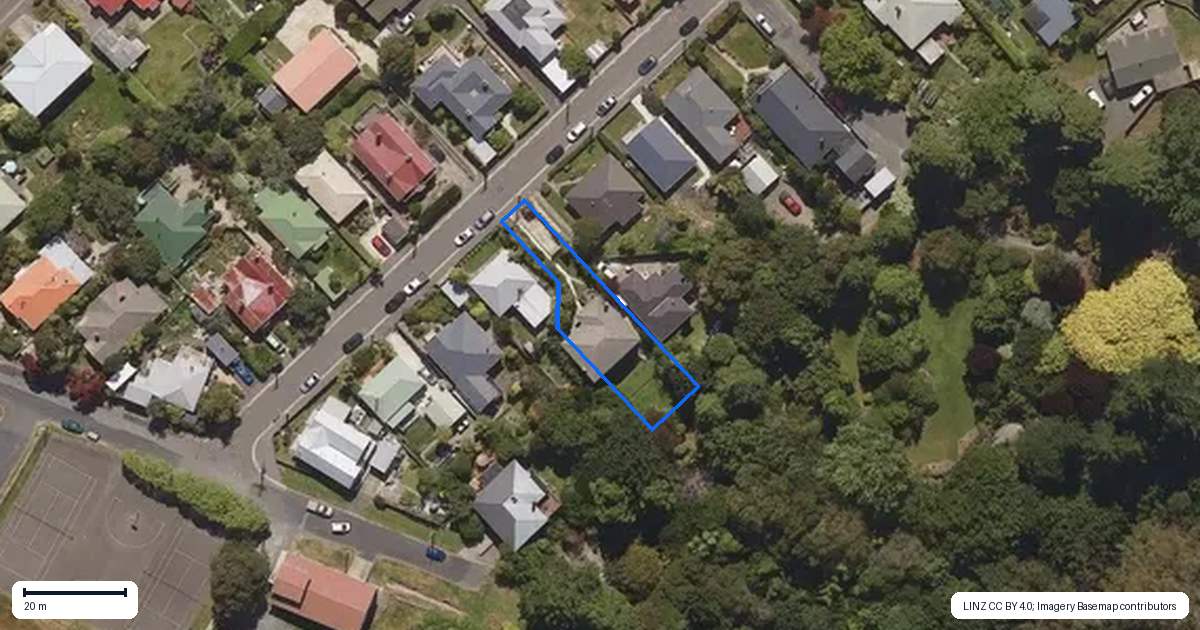 Property context map for 16 Warden Street, Opoho, Dunedin