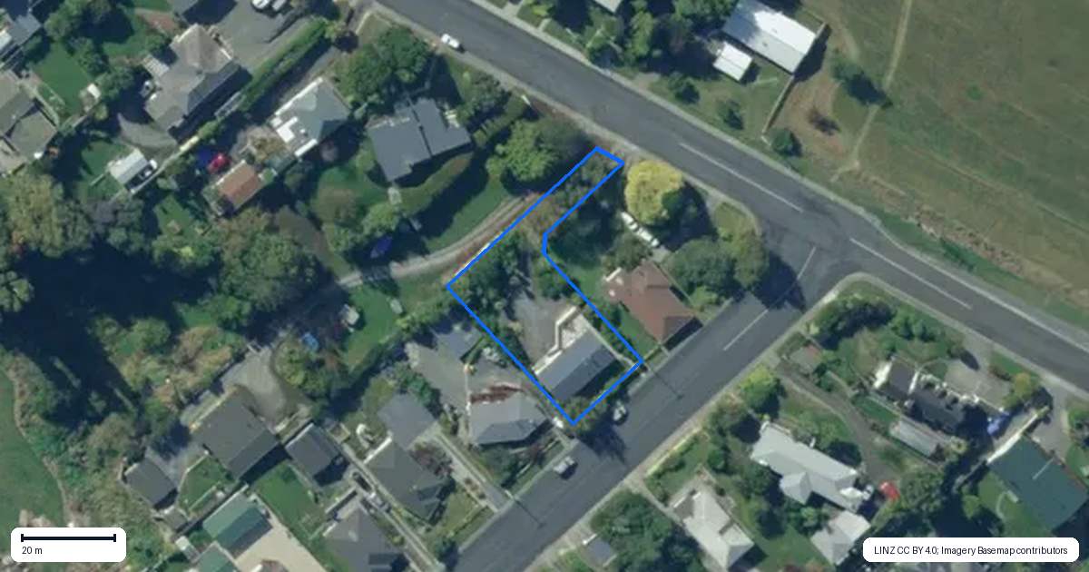Property context map for 4 Christie Street, Balclutha