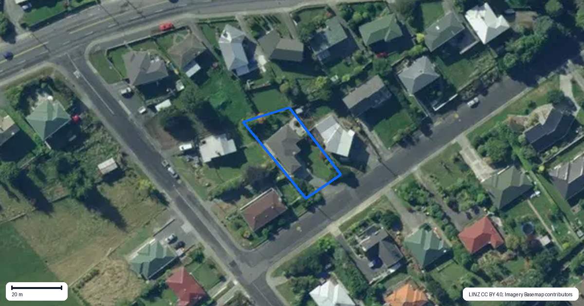 Property context map for 20 Oxford Street, Balclutha