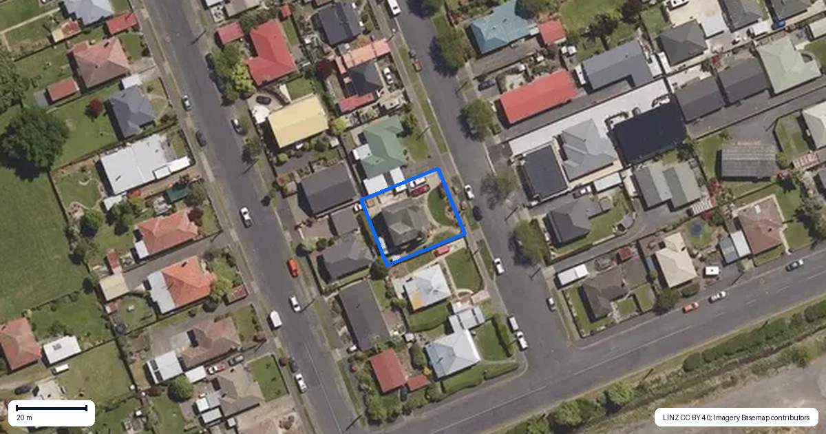 Property context map for 20 Queen Street, Mosgiel