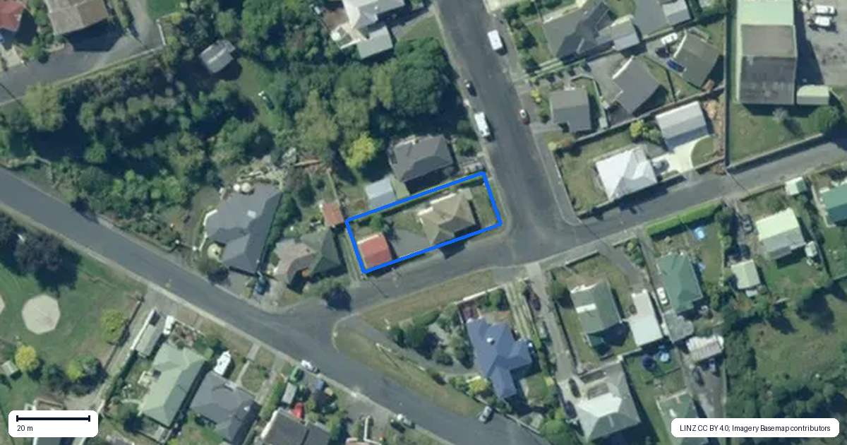 Property context map for 14 Smith Street, Balclutha
