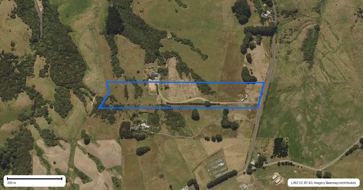 Property context map for 195 Purakaunui Road, Mihiwaka, Port Chalmers