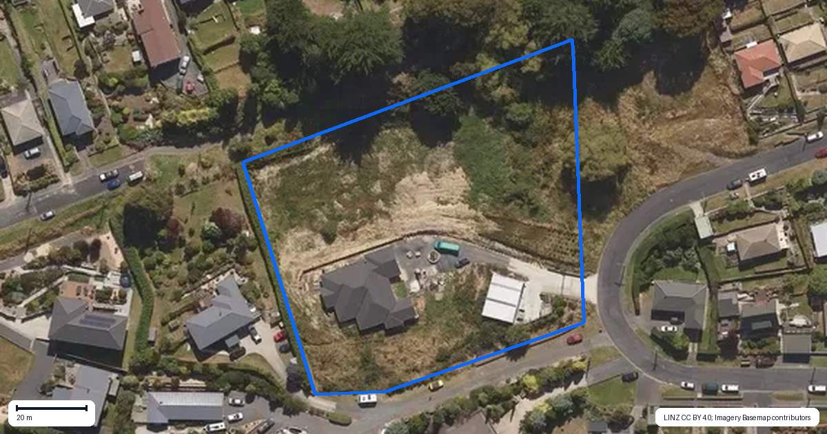 Property context map for 38 Waldron Crescent, Green Island, Dunedin