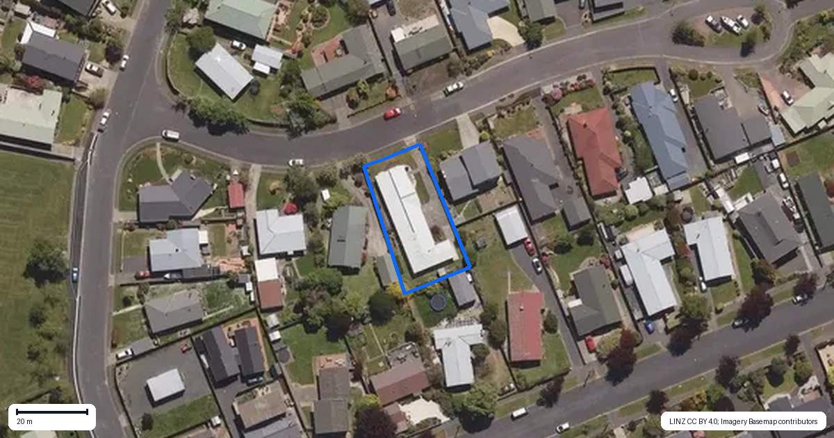 Property context map for 8A Rowan Place, Mosgiel
