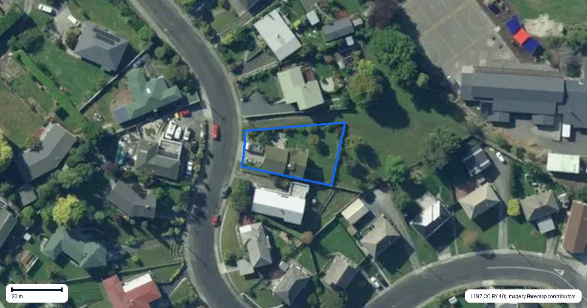 Property context map for 15 Malcolm Terrace, Balclutha