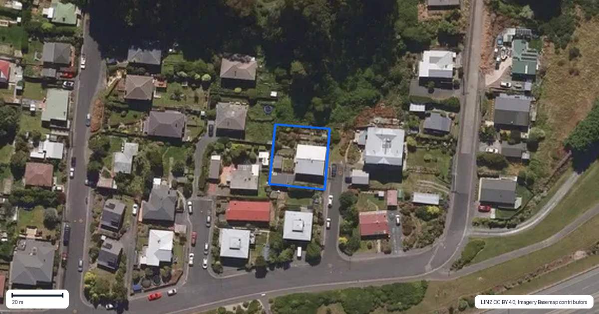 Property context map for 5 McCracken Street, Caversham, Dunedin