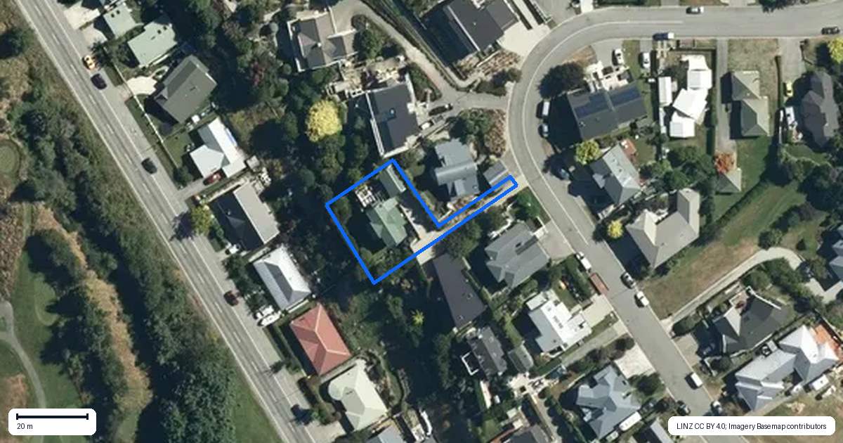 Property context map for 11 Cotter Avenue, Arrowtown