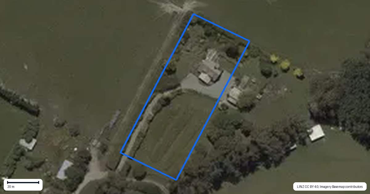 Property context map for 72 Bush Street, Lumsden