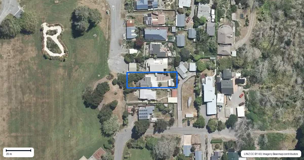 Property context map for 22 Batten Grove, The Pines Beach