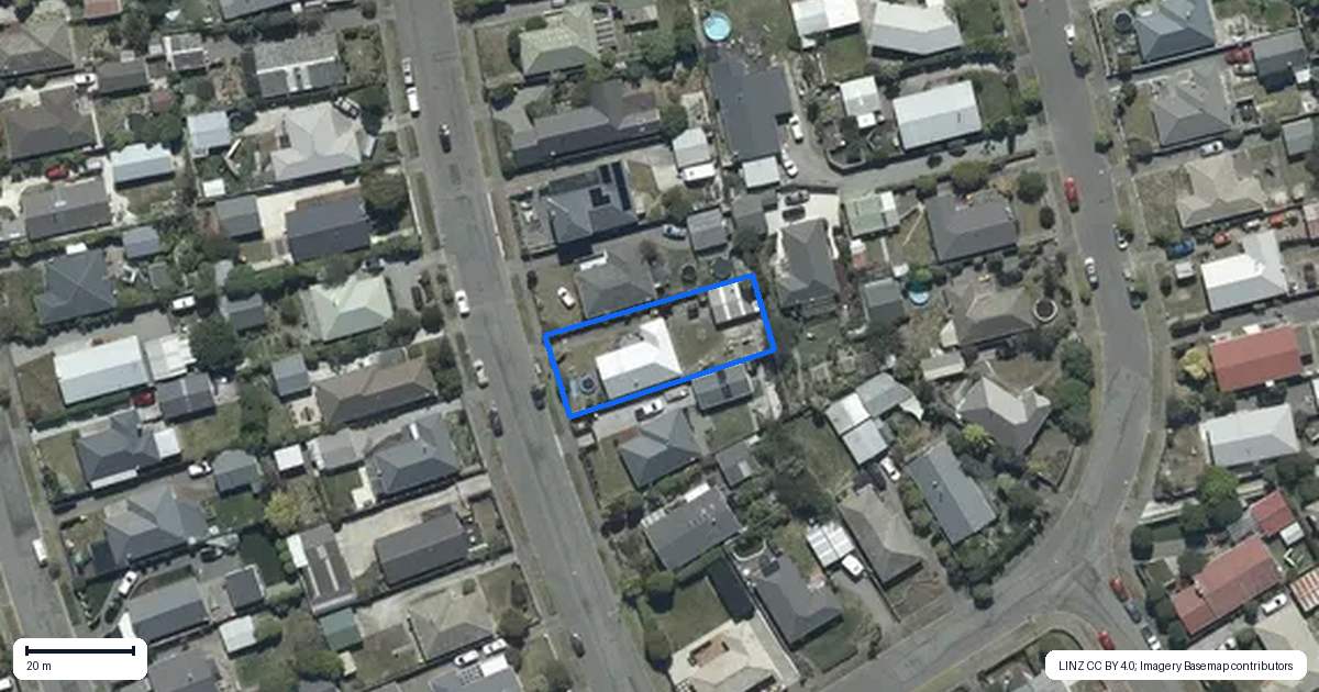 Property context map for 102 Effingham Street, North New Brighton, Christchurch