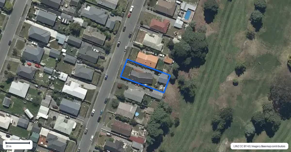 Property context map for 18 Waratah Street, Avondale, Christchurch
