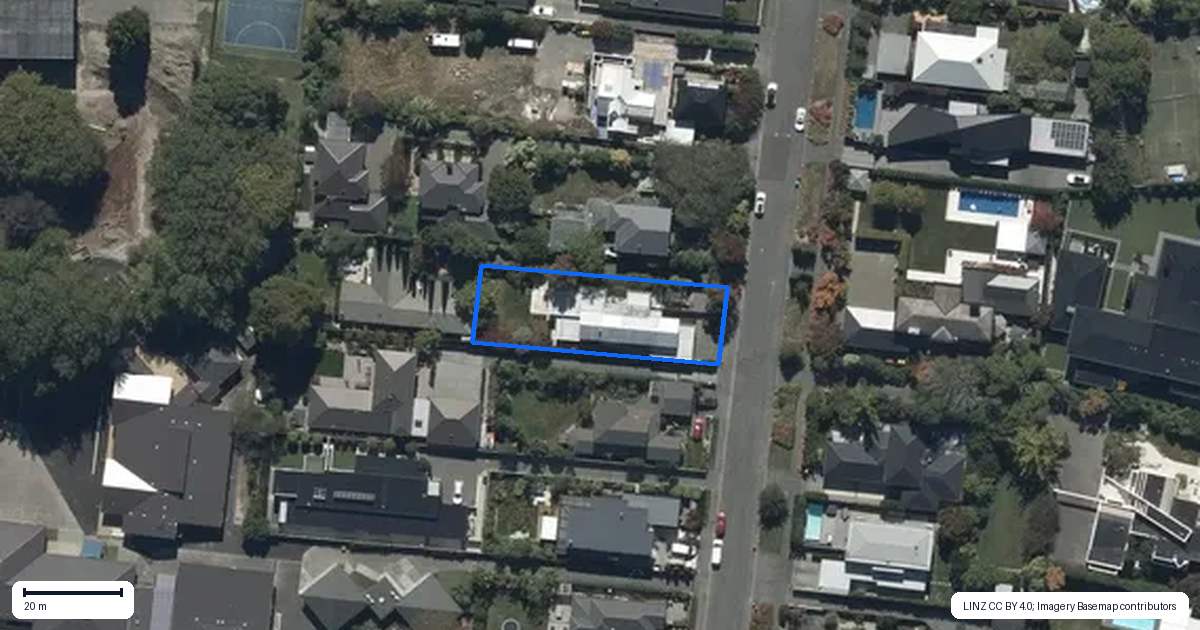 Property context map for 35 Waiwetu Street, Fendalton, Christchurch