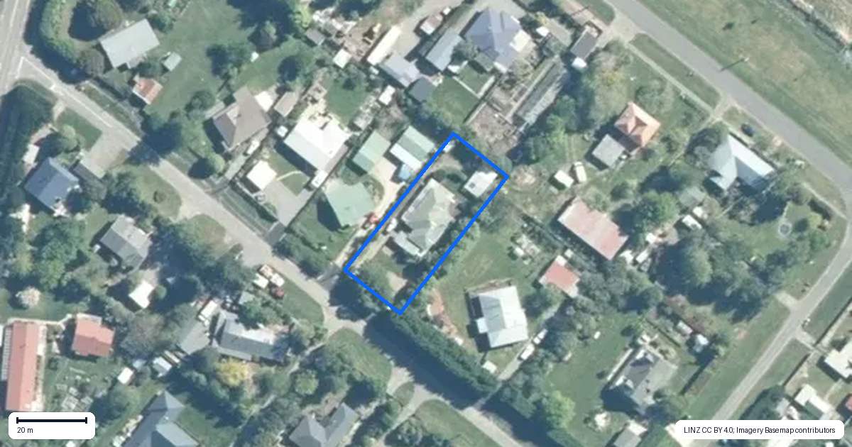 Property context map for 22 High Street, Waddington