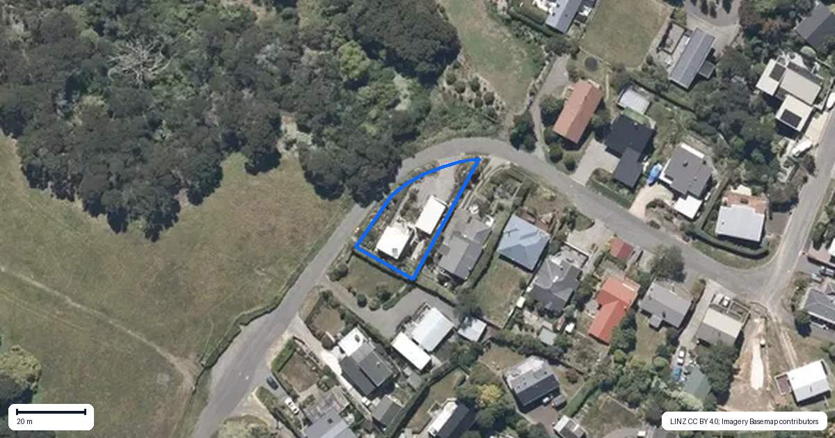 Property context map for 19 Penlington Place, Akaroa