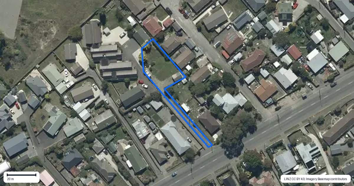 Property context map for 379 Pages Road, Aranui, Christchurch