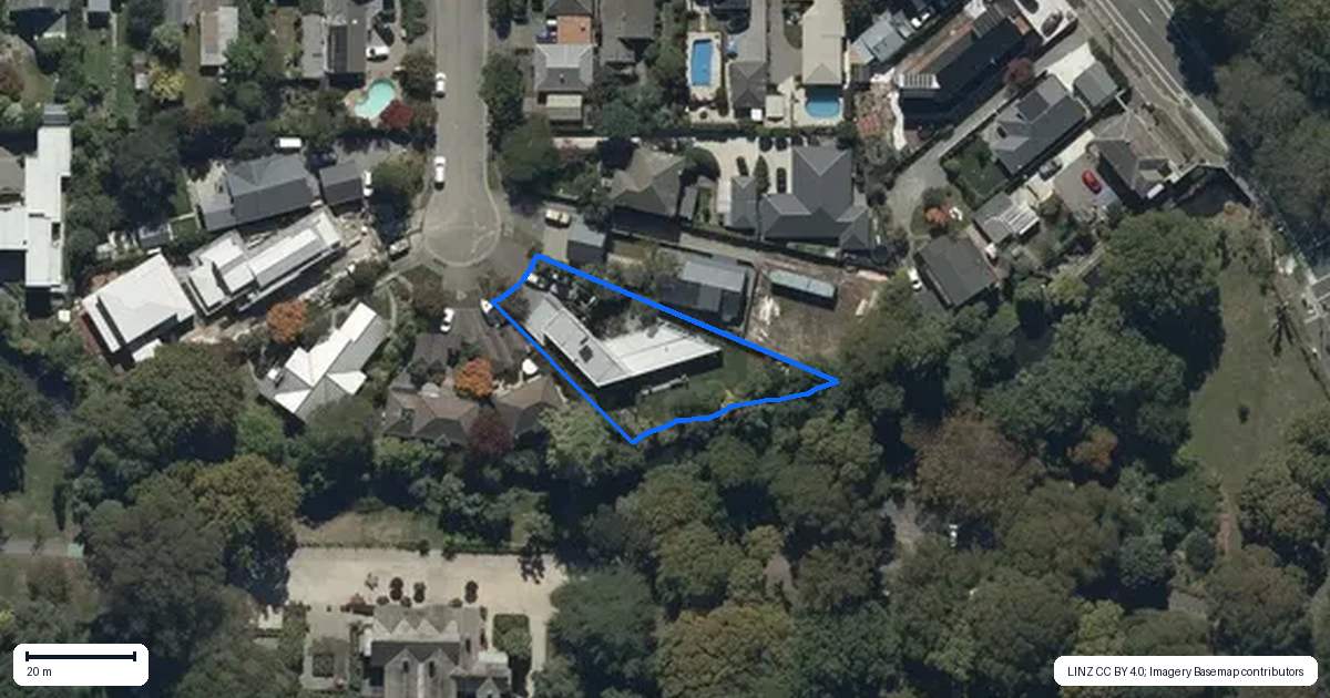 Property context map for 11 Girvan Street, Fendalton, Christchurch