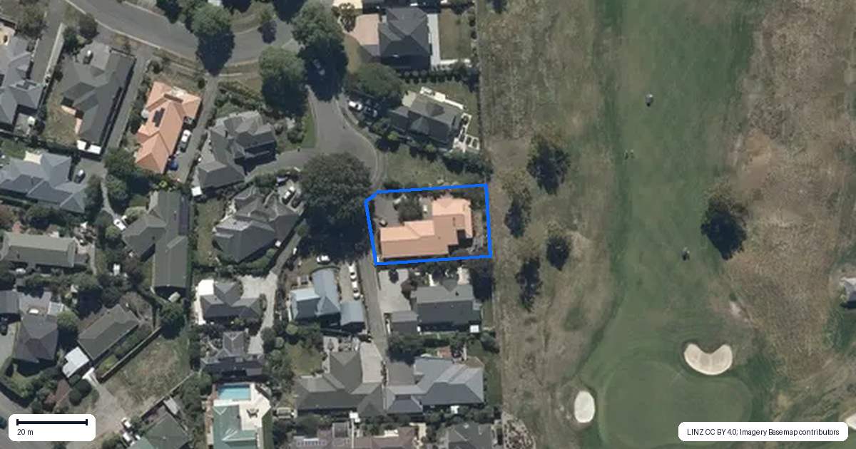 Property context map for 7 Oakmont Green, Shirley, Christchurch