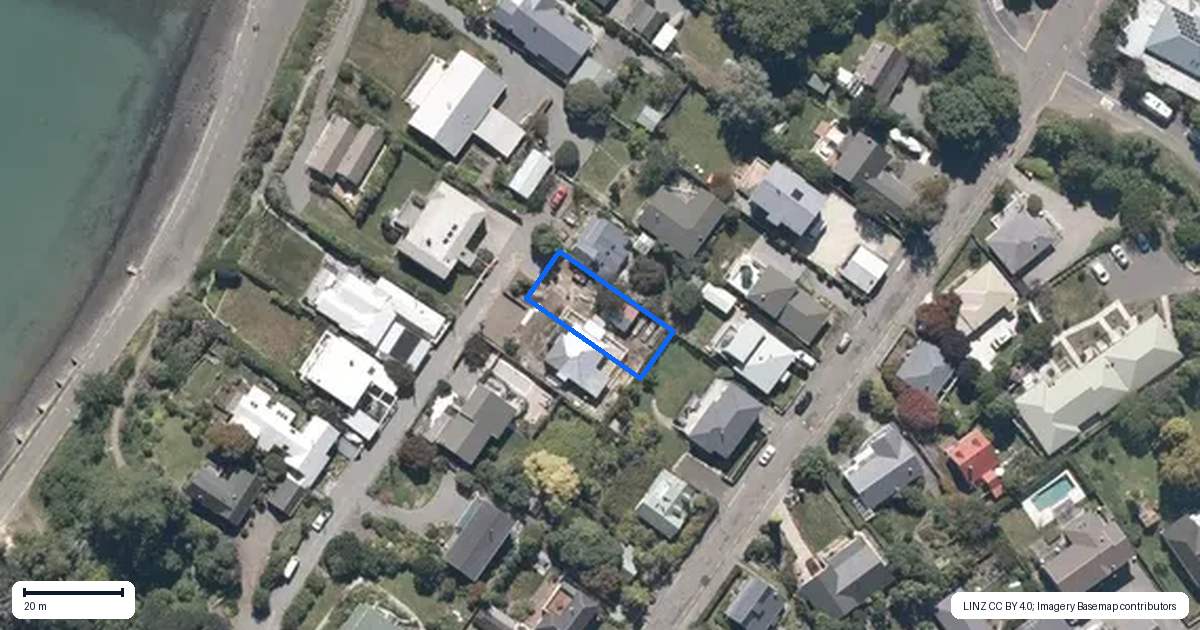 Property context map for 8 Aubrey Street South, Akaroa