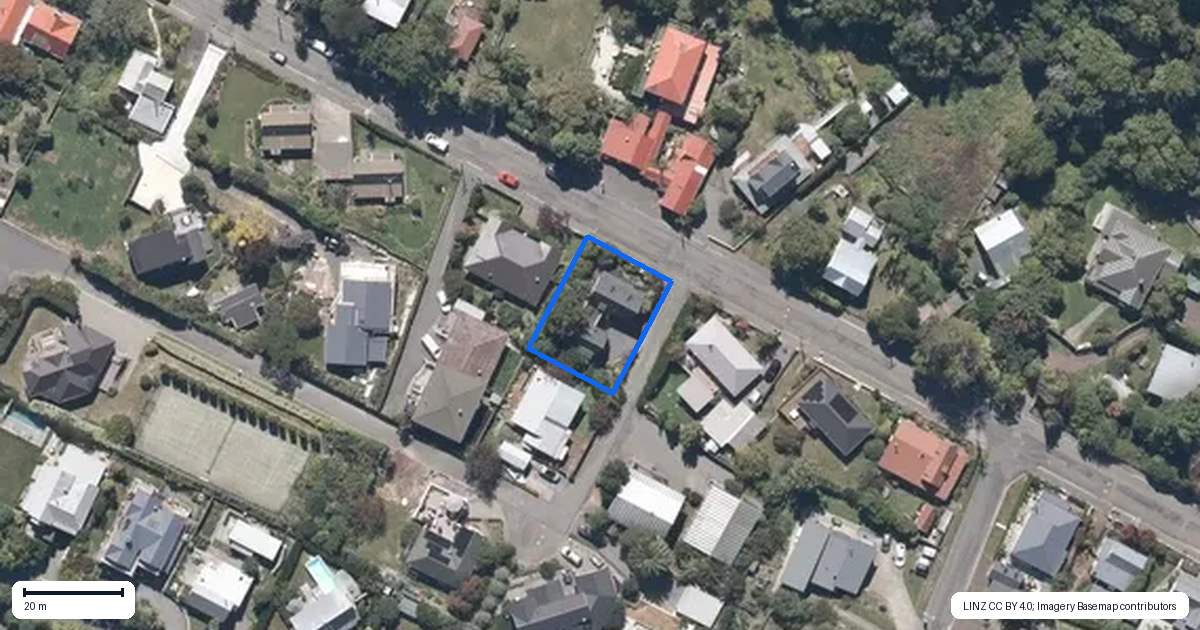 Property context map for 32 Rue Balguerie, Akaroa