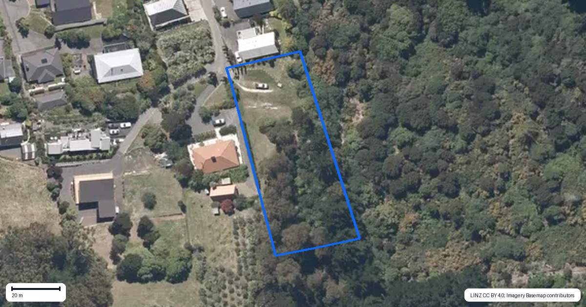 Property context map for 15 Vangioni Lane, Akaroa