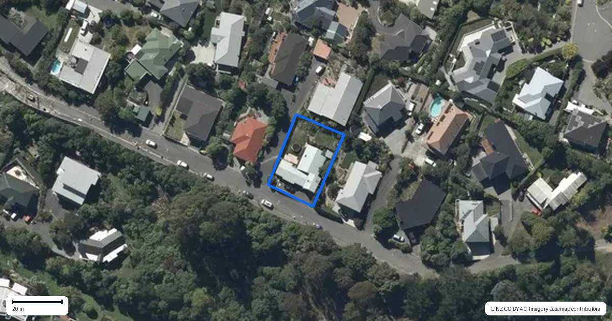 Property context map for 33 Whaka Terrace, Huntsbury, Christchurch