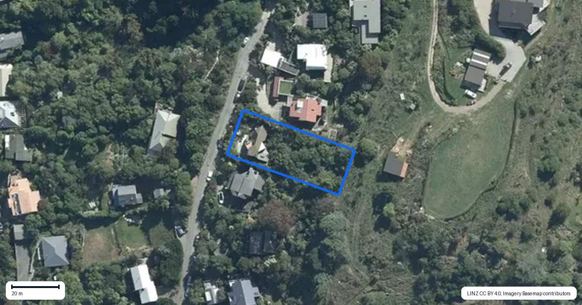 Property context map for 11 Buxtons Road, Lyttelton