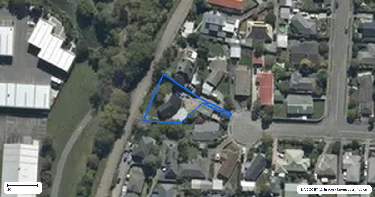 Property context map for 8C Leeman Place, Redwood, Christchurch