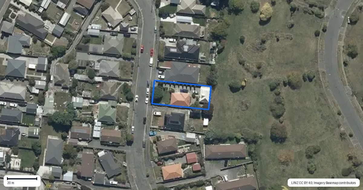 Property context map for 35 Reginald Street, Burwood, Christchurch