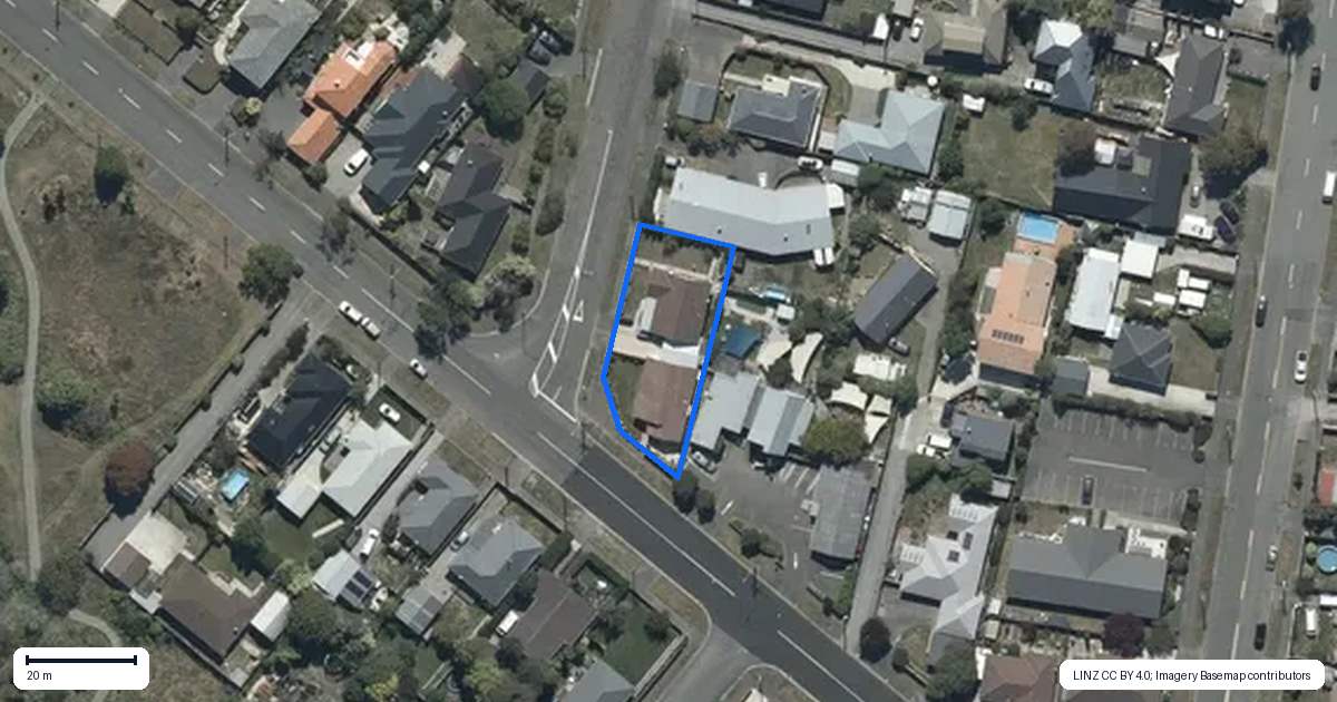 Property context map for 2/32 Lake Terrace Road, Burwood, Christchurch