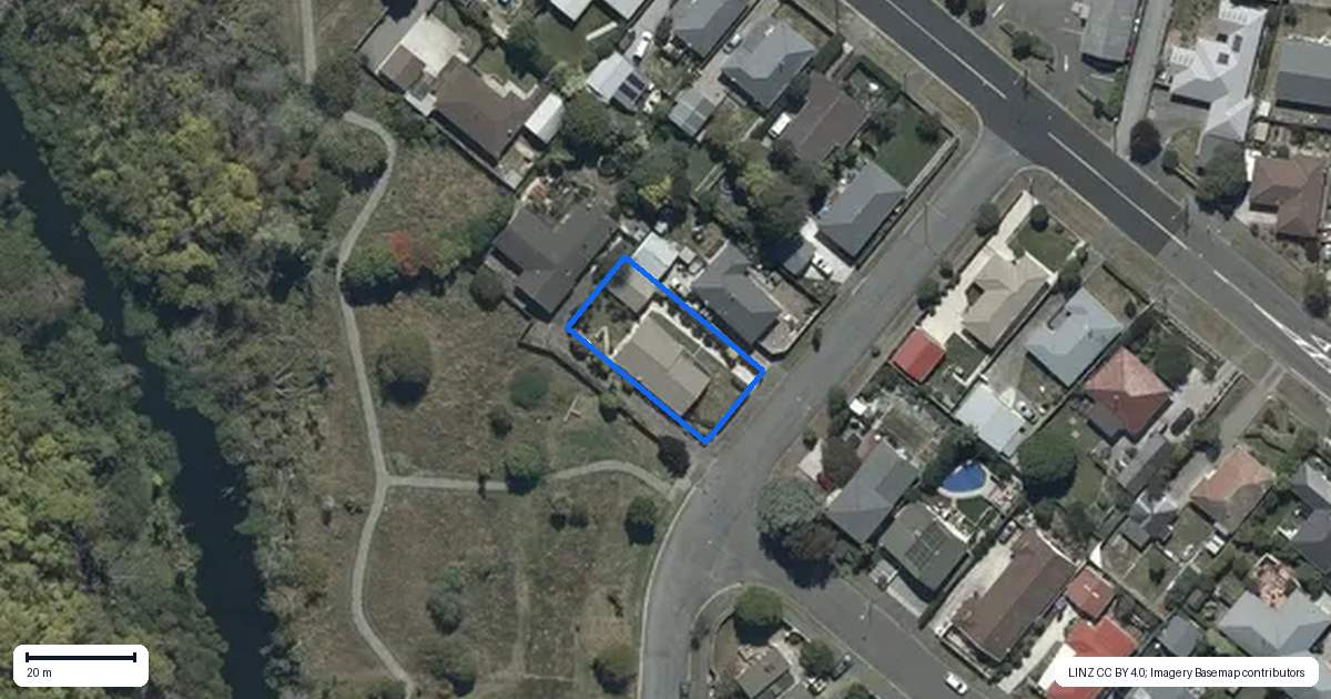 Property context map for 4 De Ville Place, Burwood, Christchurch