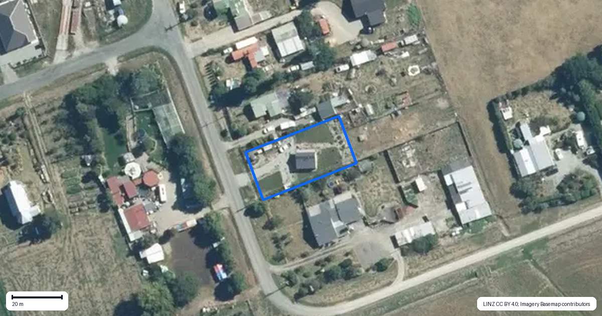 Property context map for 30 Charles Street, Cave