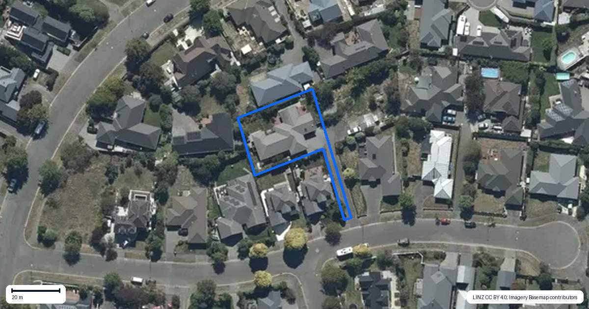 Property context map for 11 Glastonbury Drive, Burwood, Christchurch