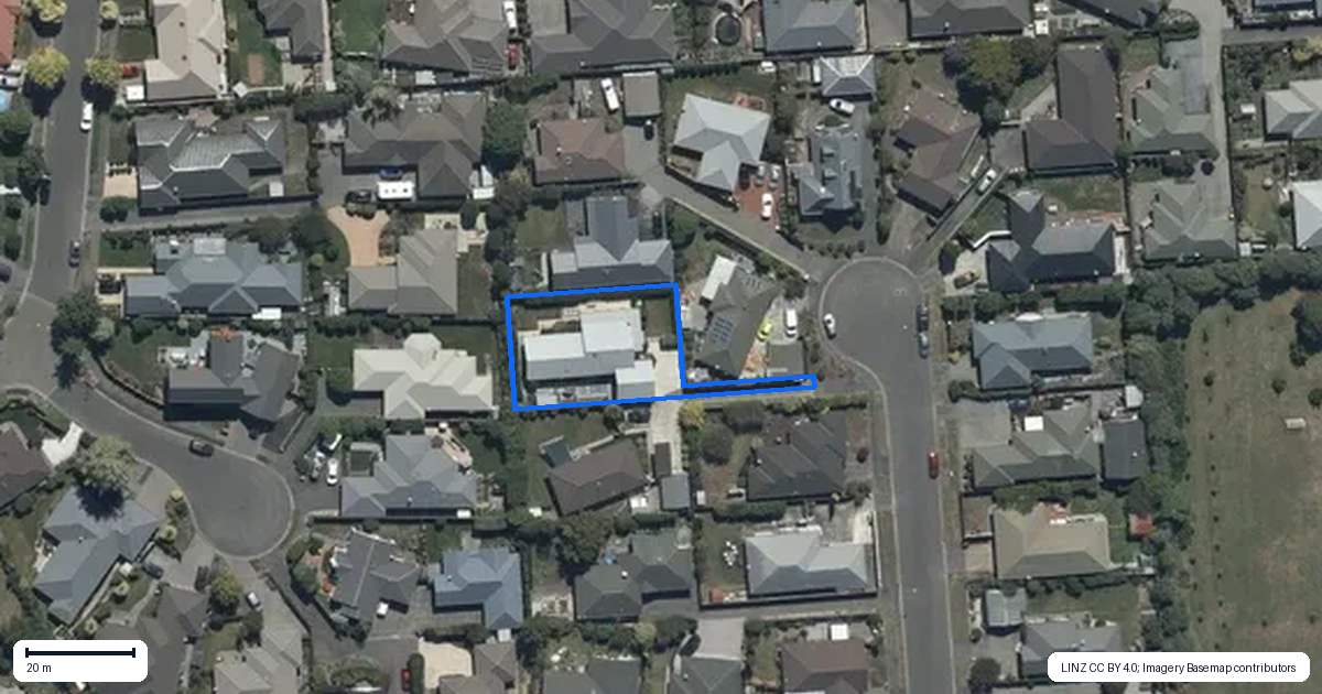 Property context map for 21 Giles Place, Shirley, Christchurch