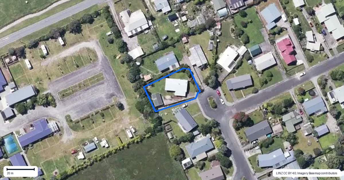 Property context map for 11 Martin Place, Carters Beach, Westport