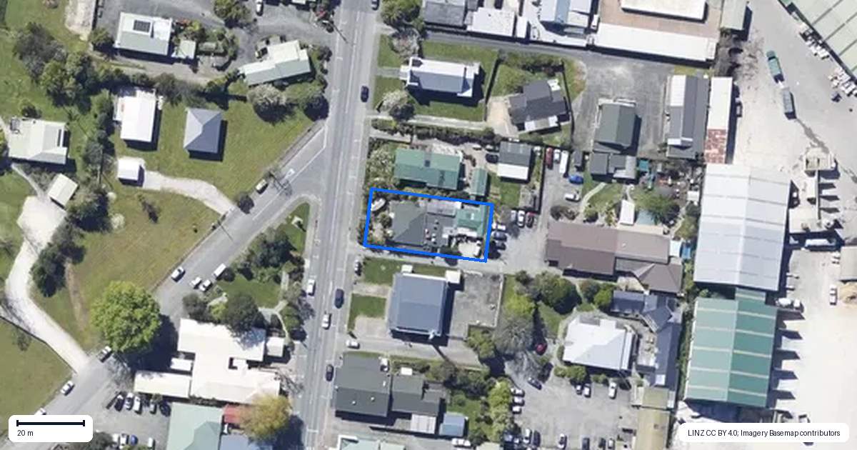 Property context map for 90 Commercial Street, Takaka