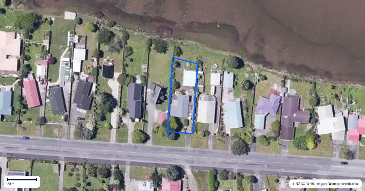 Property context map for 33 Orowaiti Road, Westport