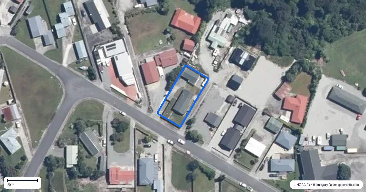 Property context map for 27 Pauareka Road, Haast