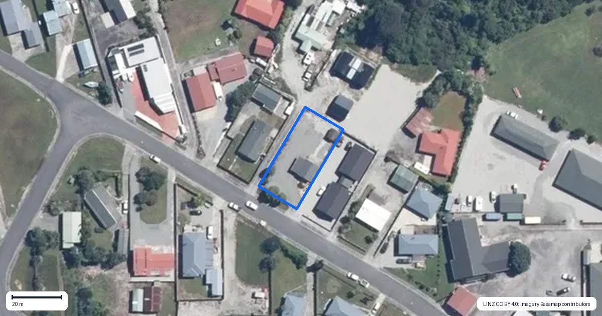 Property context map for 21 Pauareka Road, Haast