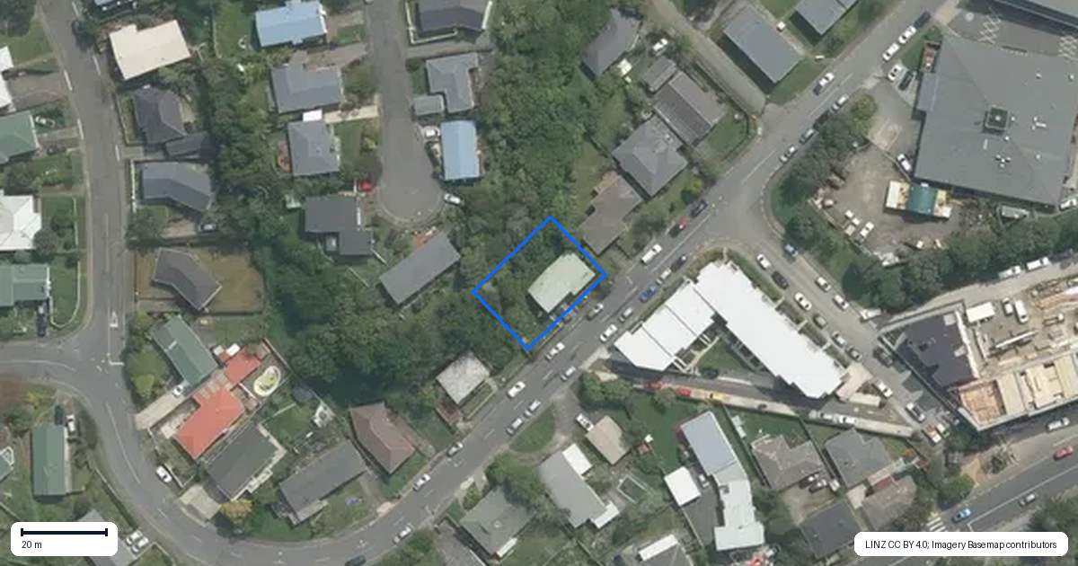 Property context map for 24 Batchelor Street, Newlands, Wellington
