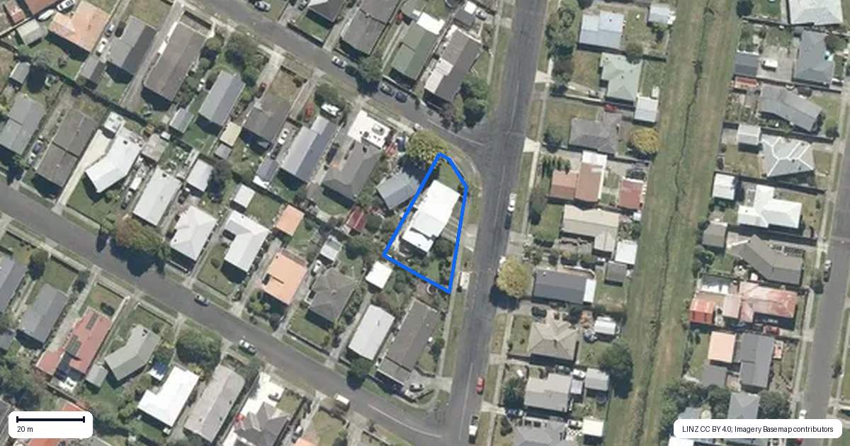 Property context map for 1 Kumeroa Grove, Wainuiomata, Lower Hutt