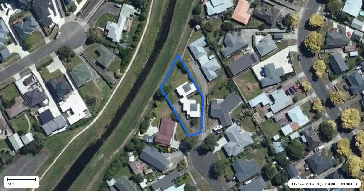Property context map for 9 Hollows Crescent, Takaro, Palmerston North