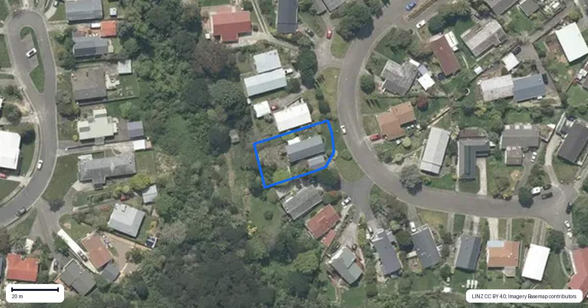 Property context map for 8 Hicks Close, Whitby, Porirua