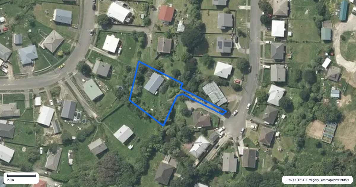 Property context map for 32 Northumberland Street, Cannons Creek, Porirua