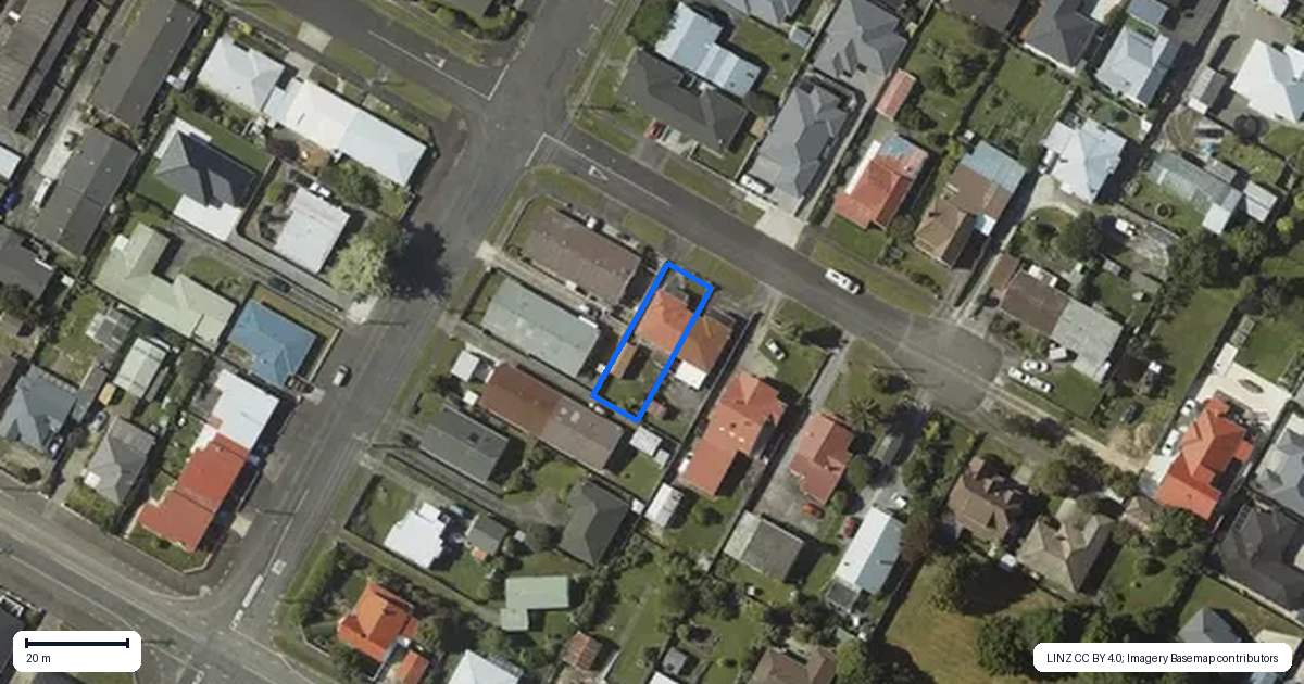 Property context map for 32 Kent Street, Levin