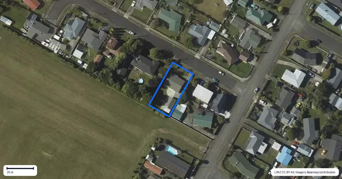 Property context map for 12 Hadfield Street, Levin